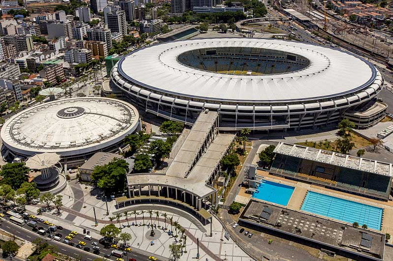 Proprietários de cadeiras cativas no Maracanã já podem retirar ingressos  gratuitos para a Copa América - Lance!